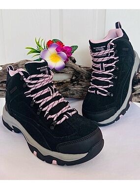 SKECHERS ~ Black and Lavender/Pink Lace-Up Outdoor Hiking Ankle Boots